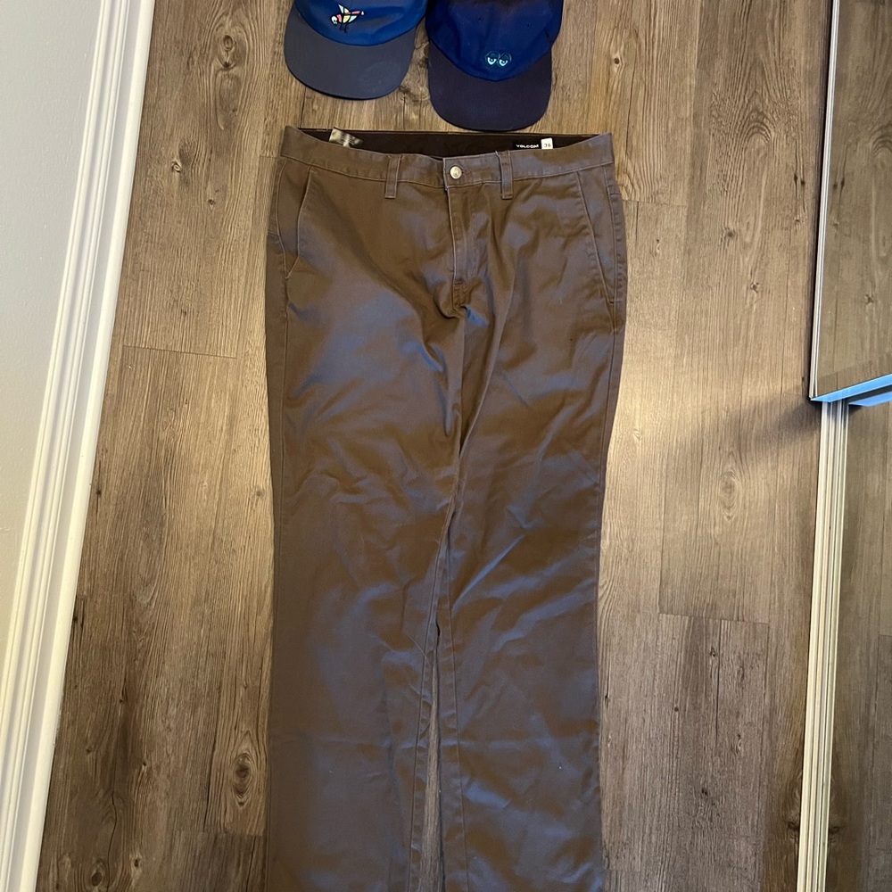 Volcom Tan Chinos Casual Cotton Blend and two hat bundle